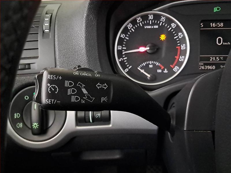 Škoda Octavia (2011) 1.6 TDI, Navi, Xenony - fotka 19 z 20