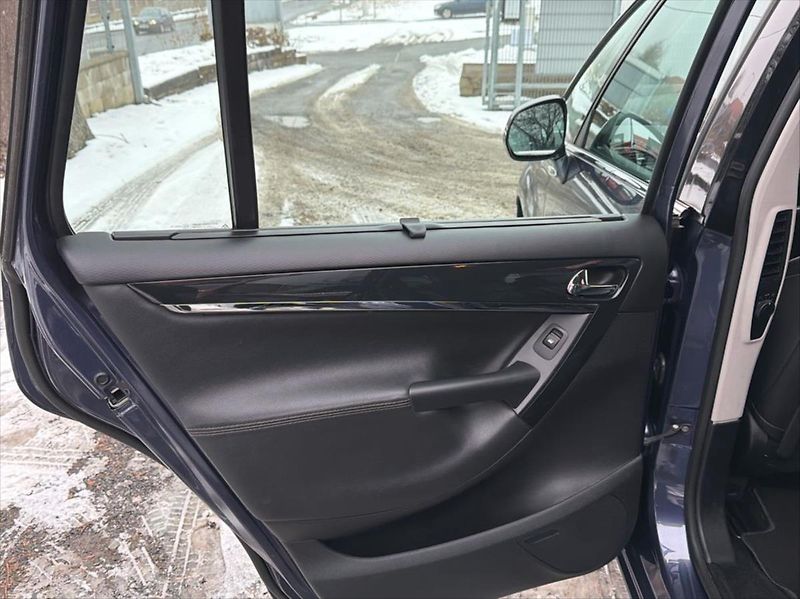 Citroën C4 Picasso 2,0 HDi 120 KW 7 míst DPH - fotka 24 z 26