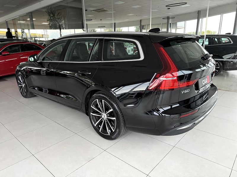 Volvo V60 T6 AWD*Recharge*KeyLess*Tažné - fotka 7 z 39