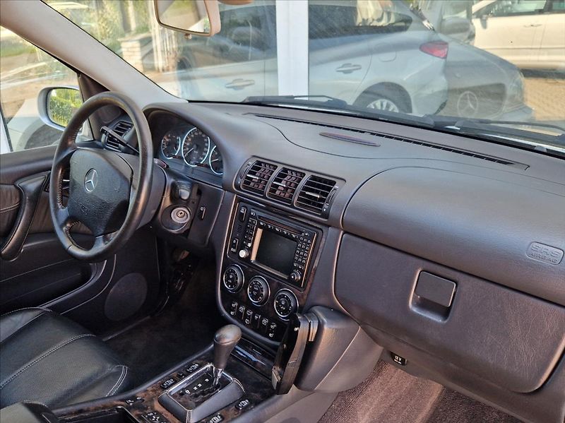 Mercedes-Benz Třídy M 2,7 CDI 120kW AUTO  ML 270 CDI - fotka 17 z 33
