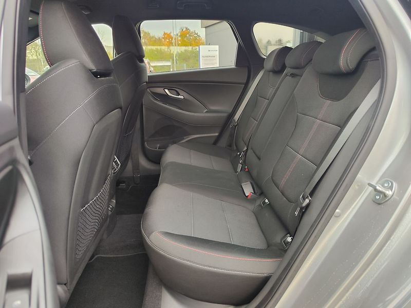 Hyundai i30 1.5 T-GDI/103kW N-Line DCT - fotka 12 z 35