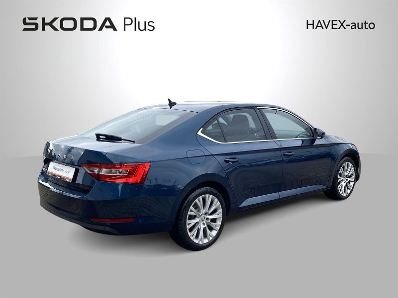 Škoda Superb (2021) 2.0 TDI DSG Style - fotka 2 z 35