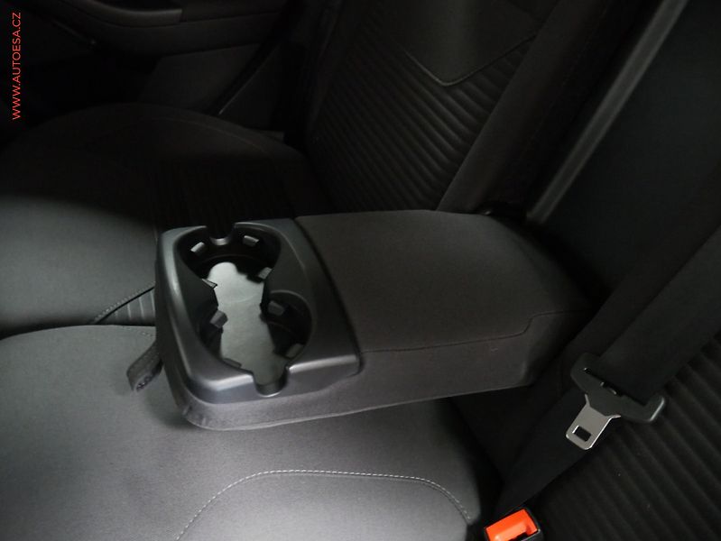 Ford Focus (2017) 1.5EB, ČR, navi, autoAC - fotka 22 z 22