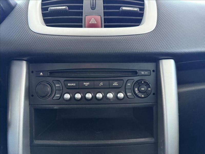Peugeot 207 1,4   54 kW,HUSKY,SERVISKA - fotka 15 z 20
