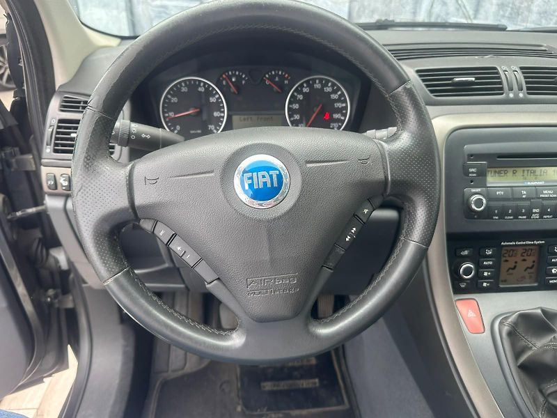 Fiat Croma (2005) 1.9JTD, 88KW - fotka 15 z 18
