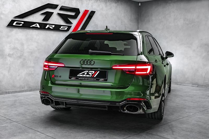 Audi RS 4 RS4  TFSI quattro, keramiky - fotka 5 z 27