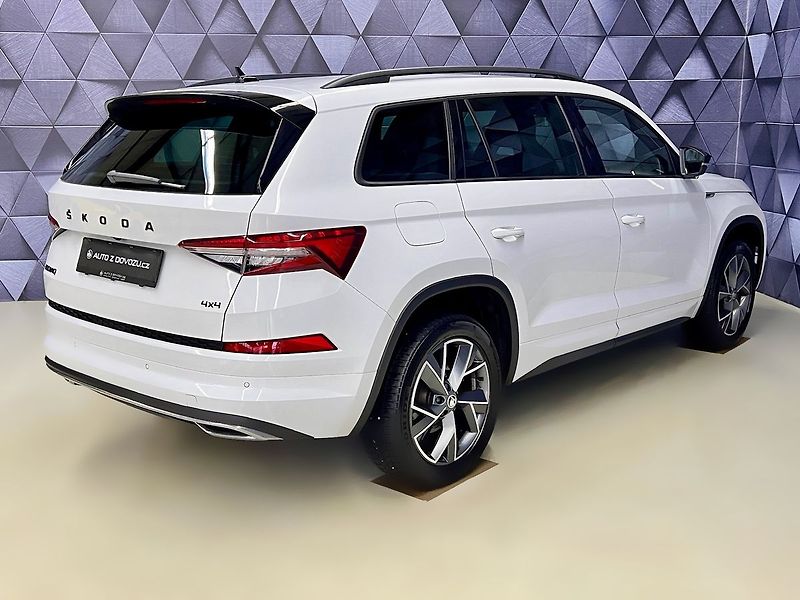 Škoda Kodiaq 2.0 TDI DSG 4X4 SPORTLINE, ACC - fotka 7 z 32