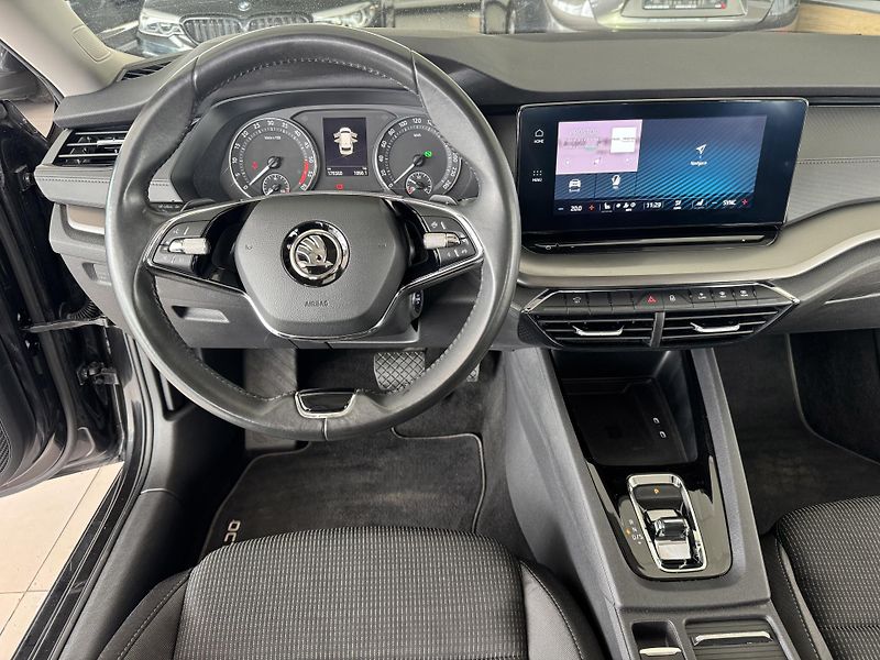 Škoda Octavia 2,0TDI DSG*110kW*REZERVACE! - fotka 12 z 28
