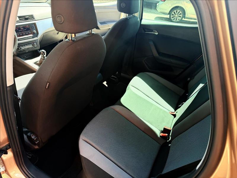 Seat Arona 1,0 TSi STYLE - fotka 24 z 32