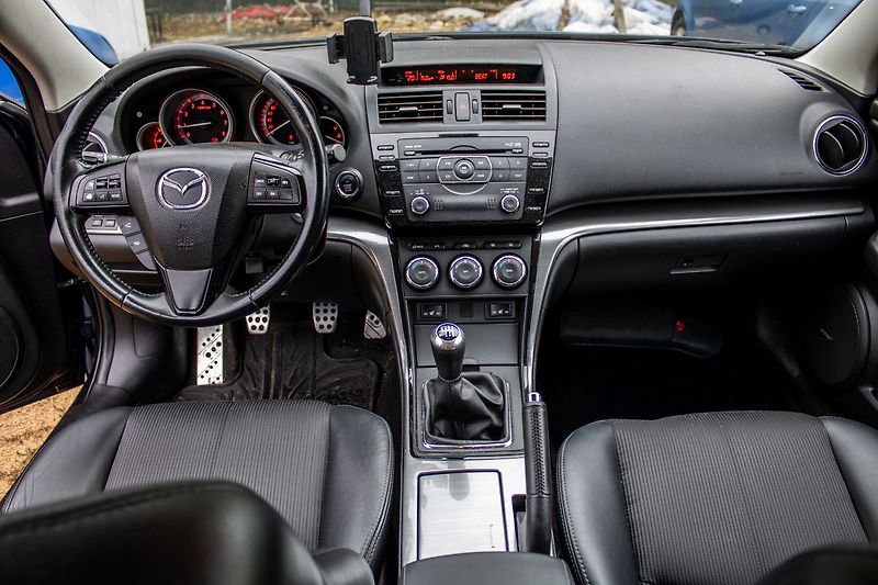 Mazda 6 GH 2010 114kW - fotka 10 z 29