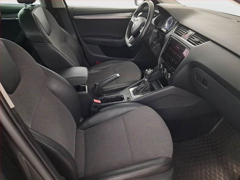 Škoda Octavia (2017) 2.0 TDI, Automat, Tempomat - fotka 9 z 23