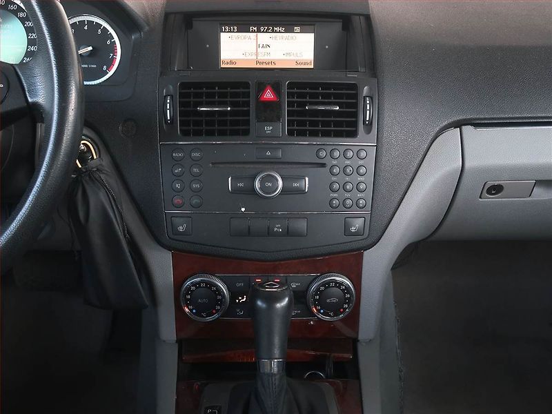 Mercedes-Benz Třídy C (2008) C 200 Kompressor, Automat - fotka 12 z 15