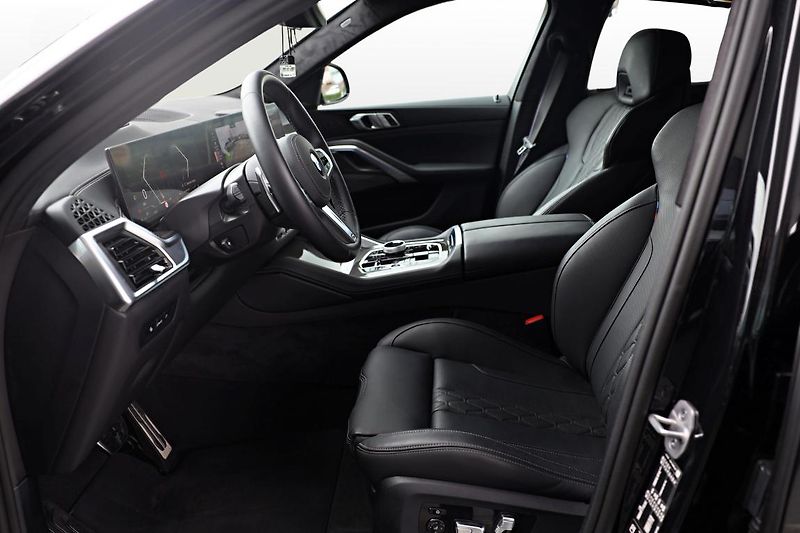 BMW X6 xDrive40d - fotka 9 z 24