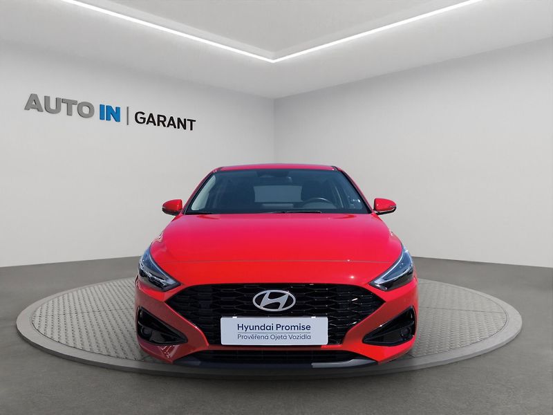 Hyundai i30 (2024) 1.5 DPi 70kW, ČR, 1. Maj., Ser - fotka 2 z 25
