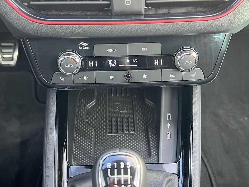 Škoda Scala Monte Carlo 1.0 TSI 85 kW - fotka 27 z 34