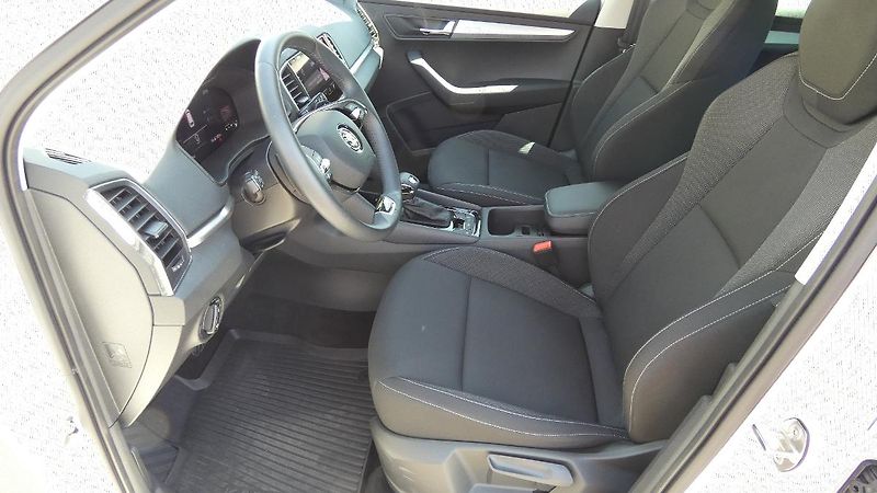 Škoda Karoq 1,5 TSI DSG Ambition - fotka 18 z 23