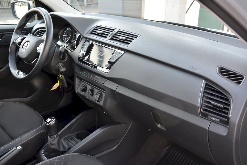 Škoda Fabia (2021) Combi 1.0 TSI 70 kW Ambition P - fotka 17 z 23