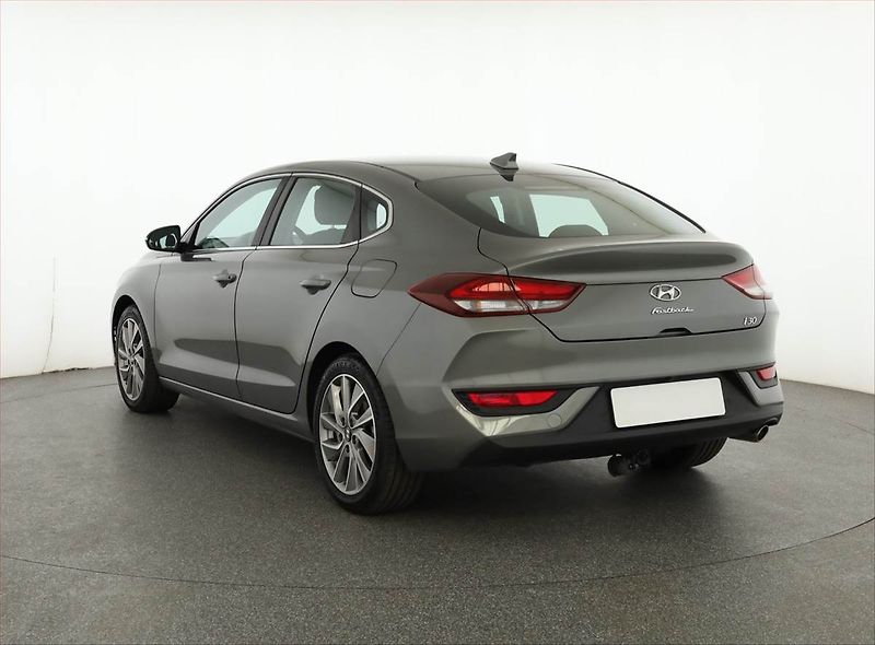 Hyundai i30 (2018) 1.4 T-GDI, ČR,1.maj - fotka 4 z 19
