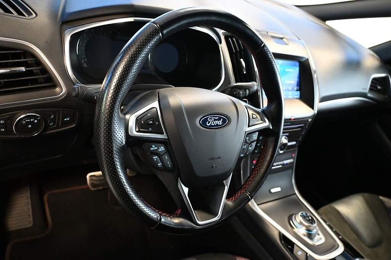 Ford S-MAX (2022) 2.0 ST-LINE 140 KW 4x4 LED ACC - fotka 13 z 43