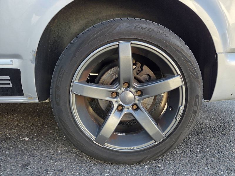 Volkswagen Multivan (2010) 2.0 TDI DSG 132kW - fotka 27 z 27