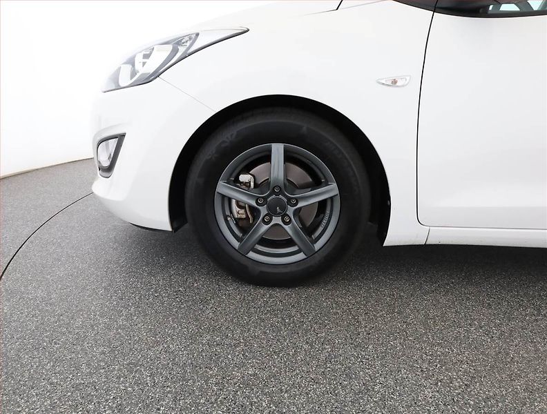 Hyundai i30 (2014) Trikolor 1.4 CVVT, Serv.kniha - fotka 15 z 15