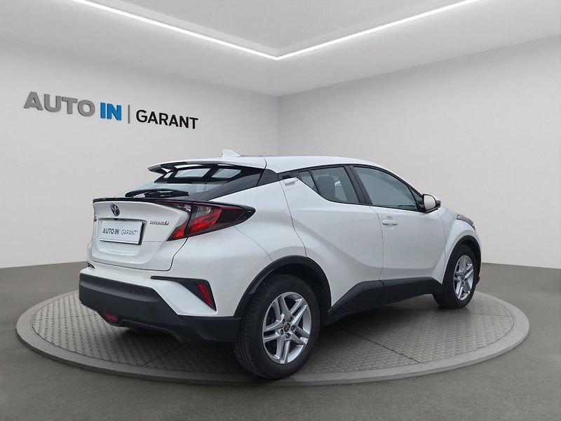 Toyota C-HR (2023) 1.8 e-CTV 72kW, ČR, 1. Maj., S - fotka 5 z 27
