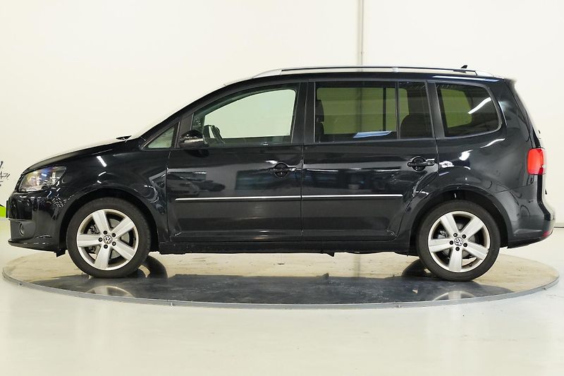 Volkswagen Touran - fotka 3 z 26