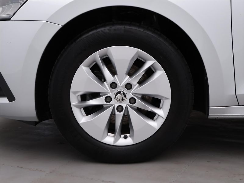 Škoda Octavia 2,0 TDI CZ Ambition 1.Maj DPH - fotka 31 z 38