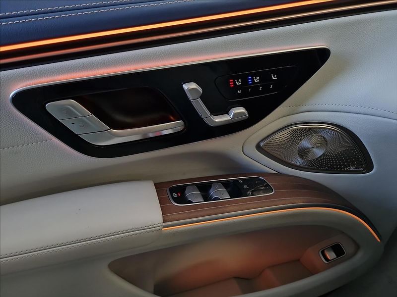 Mercedes-Benz EQS 580 4MATIC AMG Line - fotka 12 z 23