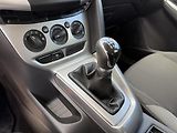 Ford Focus (2014) 1.6i 77 kW/park. senzor - náhled 17