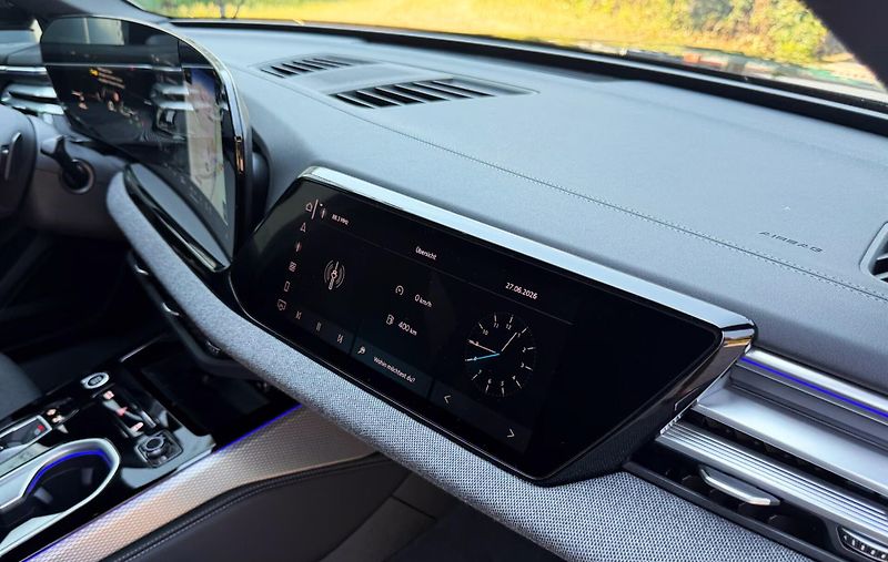 Audi A6 TDI S-Line Matrix 360 ACC Tech - fotka 9 z 12