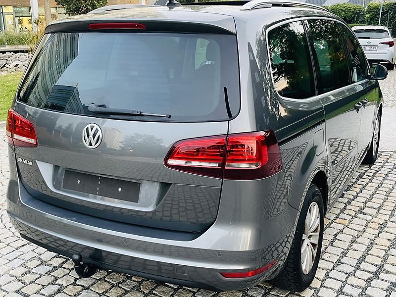 Volkswagen Sharan 2.0TDI MAN 7MÍST TAŽNÉ KAMERA - fotka 13 z 46