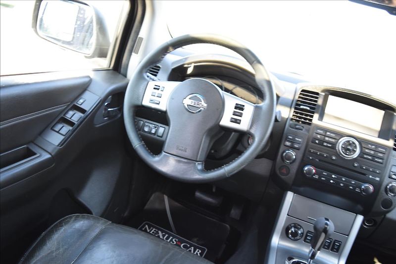 Nissan Navara 3,0 dCi V6 170KW TAŽNÉ 4X4 ALU - fotka 32 z 55