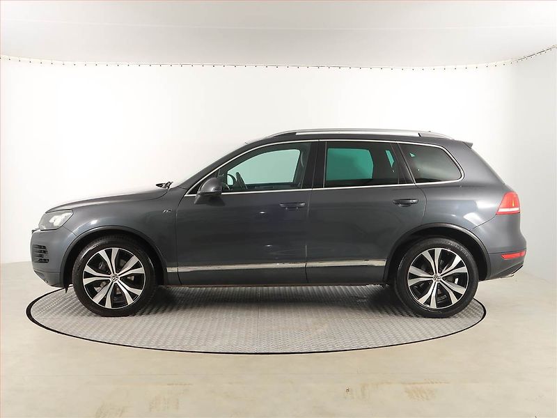 Volkswagen Touareg (2012) R-Line 3.0 TDI, 4X4, Automat - fotka 3 z 19