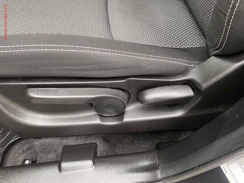 Suzuki SX4 (2015) 1.6i 4x4, AT, xenon, park - fotka 14 z 17