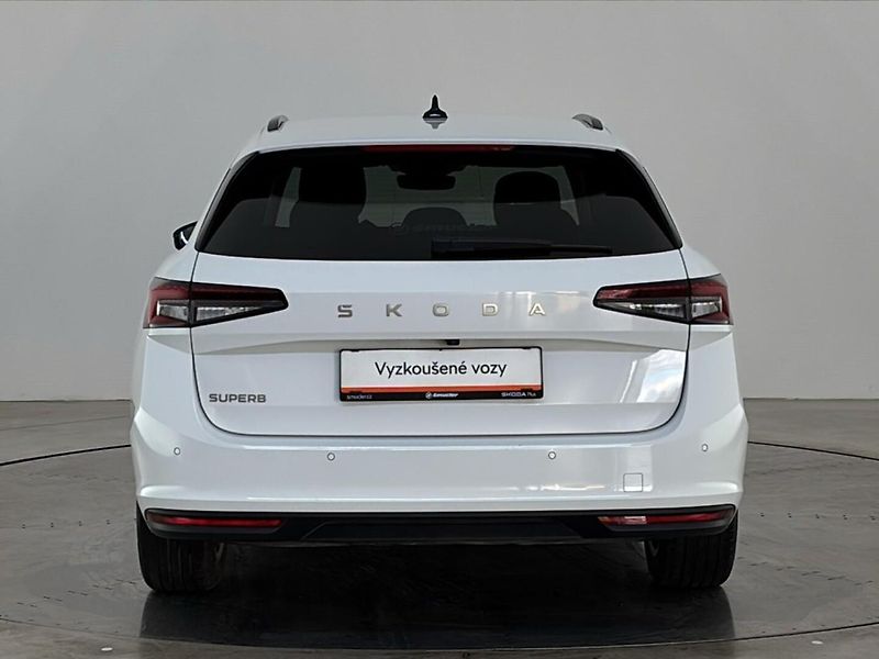 Škoda Superb Selection DSG - fotka 17 z 30