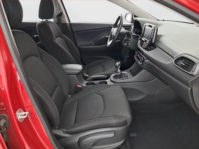 Hyundai i30 (2019) 1.4 T-GDI, Serv.kniha, Navi - fotka 9 z 21