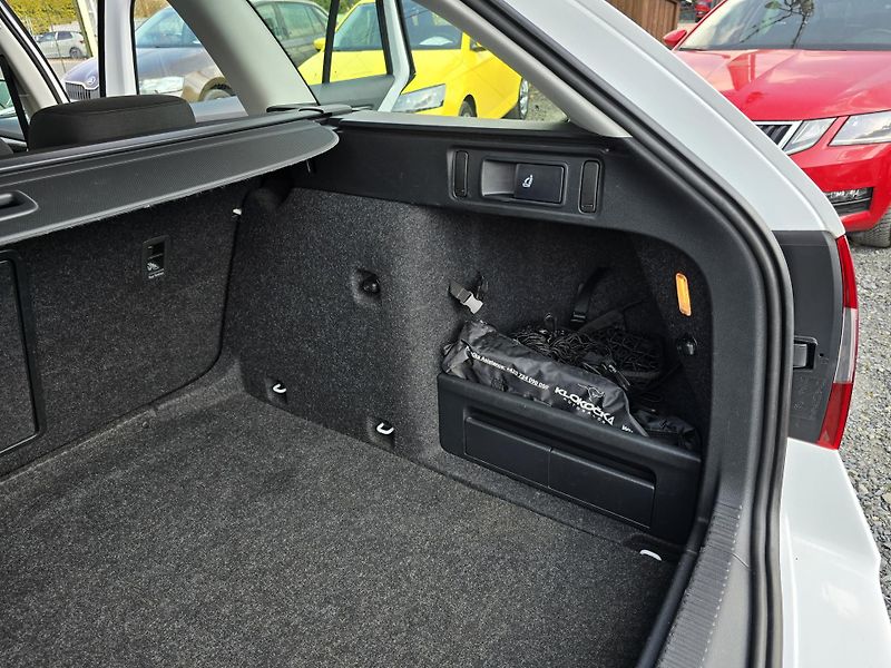 Škoda Octavia 2.0TDI 110KW STYLE FULL LED ČR - fotka 16 z 33