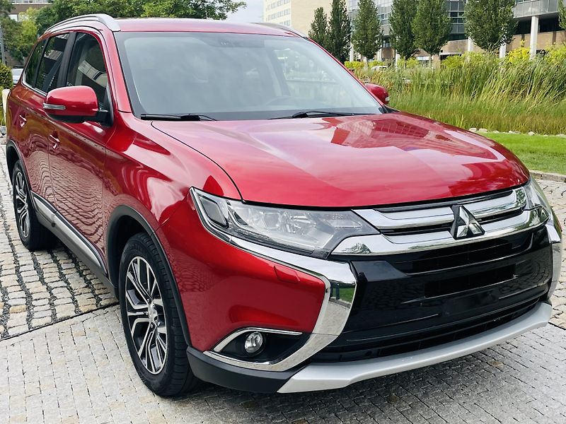 Mitsubishi Outlander 2.2D 4x4 1MAJ TAŽNÉ SERVISKA  - fotka 7 z 42