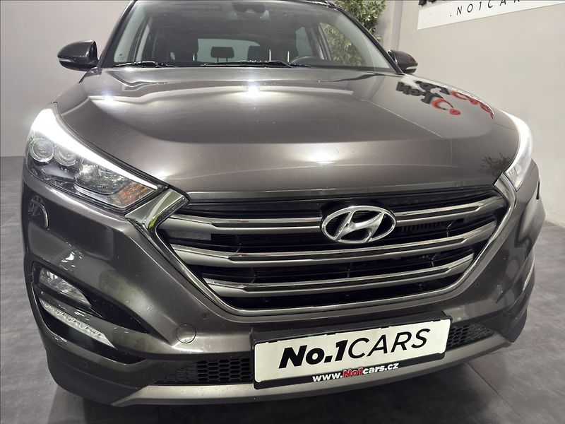Hyundai Tucson 2,0   CRDI 4X4 STYLE PANO - fotka 37 z 40