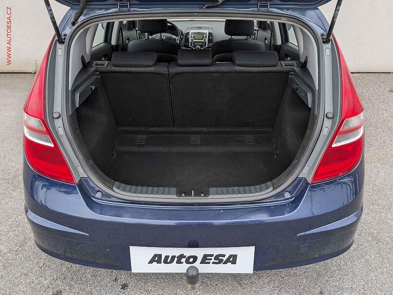 Hyundai i30 (2007) 1.4i, ČR, AC, tažné - fotka 7 z 12