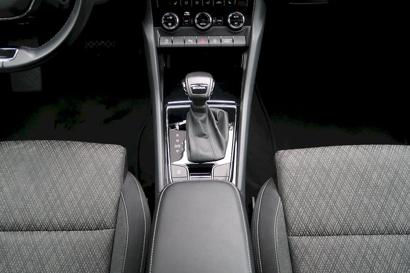 Škoda Karoq (2023) Style Plus 1,5 TSi/110 kW DSG - fotka 10 z 30