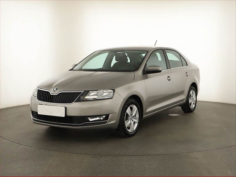 Škoda Rapid (2017) 1.0 TSI, Park. senzory - fotka 2 z 14