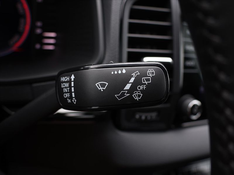 Škoda Karoq 2,0 TDI 4x4 DSG Sportline DPH - fotka 22 z 34