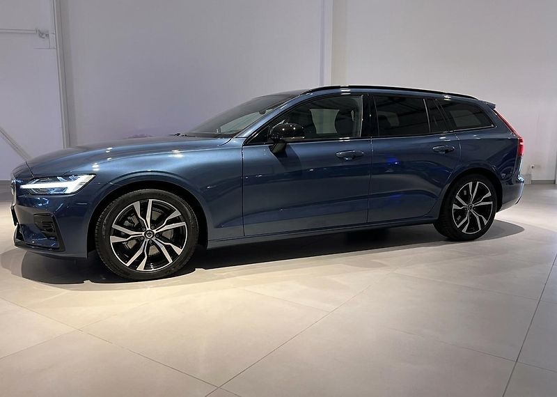 Volvo V60 (2026) B4 PLUS DARK MY27 - fotka 2 z 6