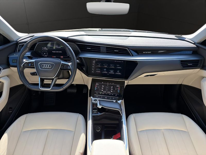 Audi e-tron (2023) 55 300KW 21 ALU PANORAMA - fotka 15 z 27