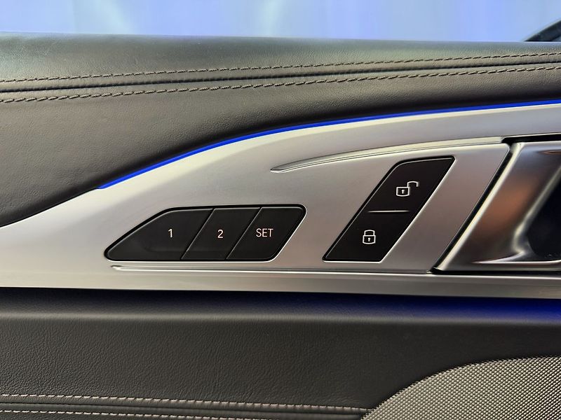 BMW M8 M850 xDrive M-SPORT, H&K, HUD, - fotka 32 z 36