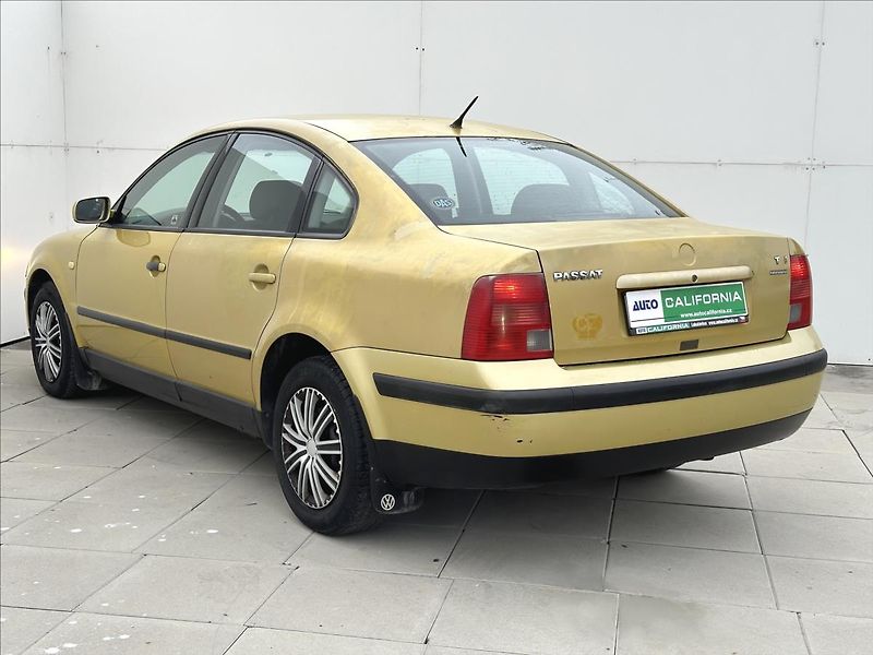 Volkswagen Passat 1,9 TDI  Aut klima Eko zaplace - fotka 10 z 27