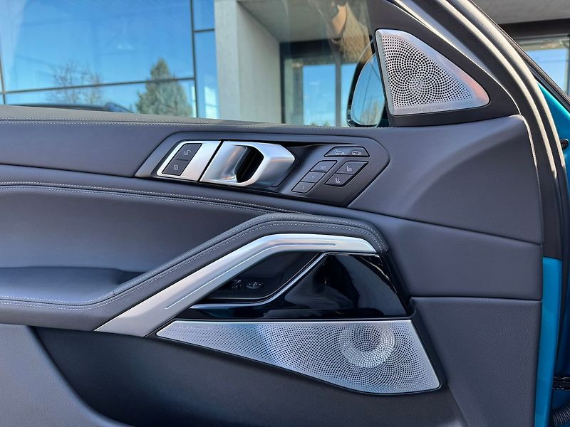 BMW X6 M60i xDrive TOP - fotka 9 z 31