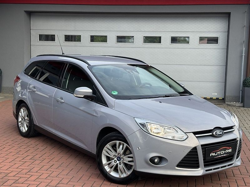 Ford Focus (2011) 1.6Ti-VCT Klima Parkování - fotka 1 z 48